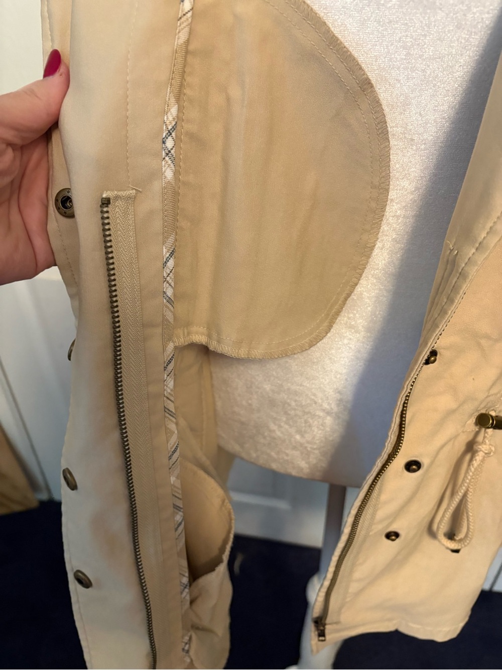 Beige Drawstring Utility Jacket with Zippered Pockets - Picture 4 of 6